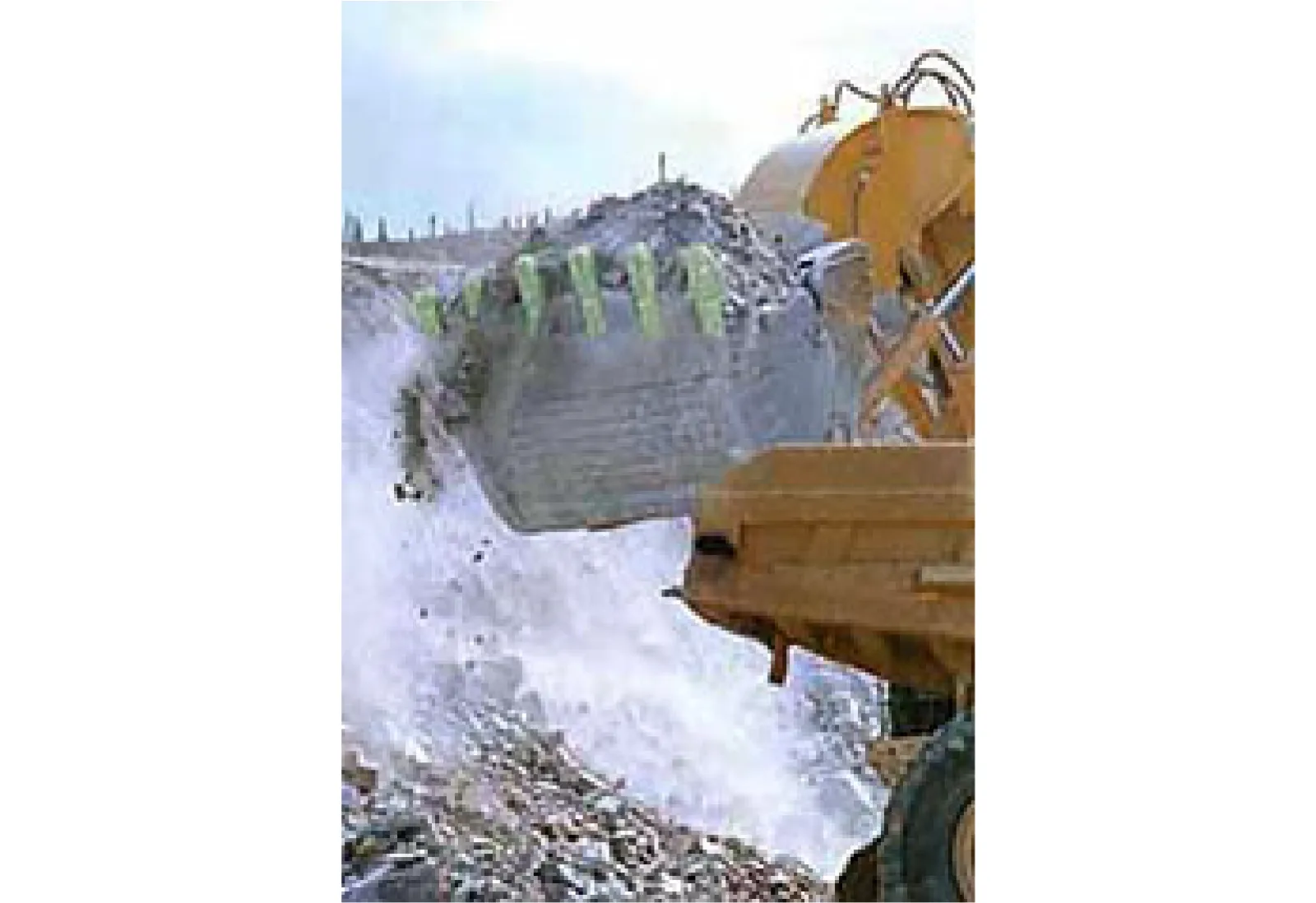 Open pit mining equipment analyzed using LS-DYNA